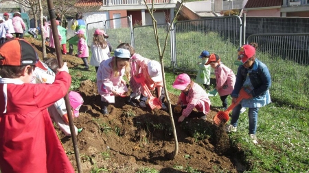 Hortos educativos ecolóxicos, unha fórmula de conectar co medio ambiente